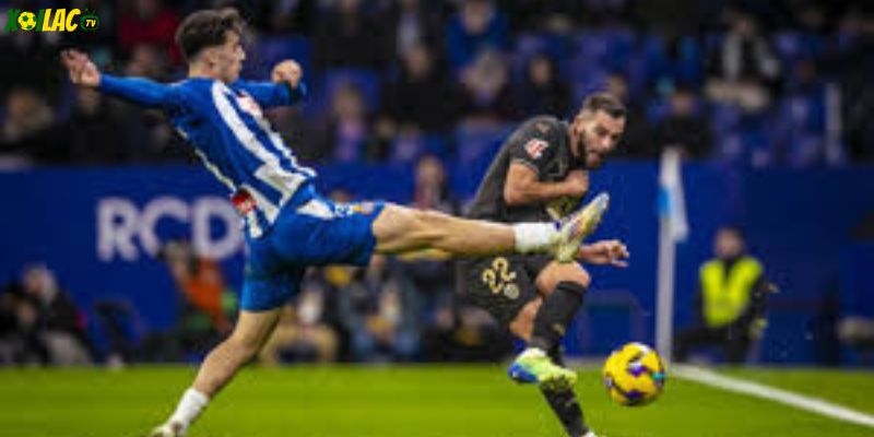 Cầu thủ CLB Espanyol ăn mừng bàn thắng quan trọng trong trận đấu kịch tính