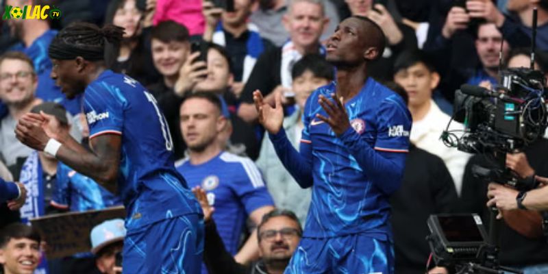 Chelsea vs Everton: Cầu thủ Cole Palmer tỏa sáng