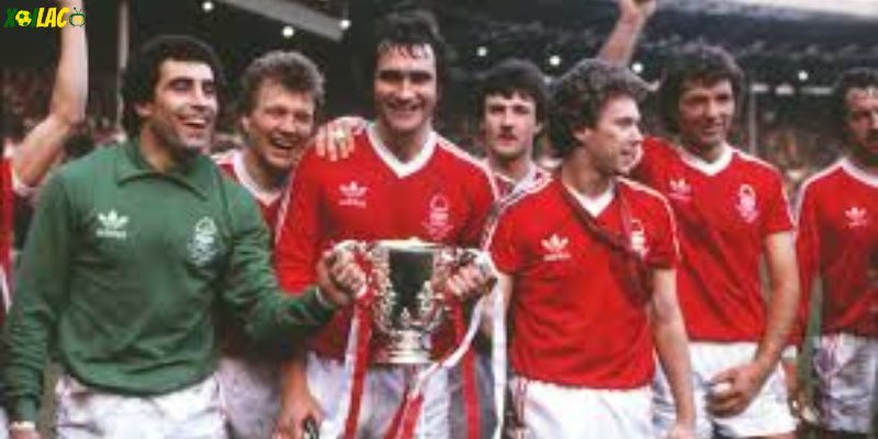 Cúp European Cup lấp lánh trong lịch sử huy hoàng của CLB Nottingham Forest